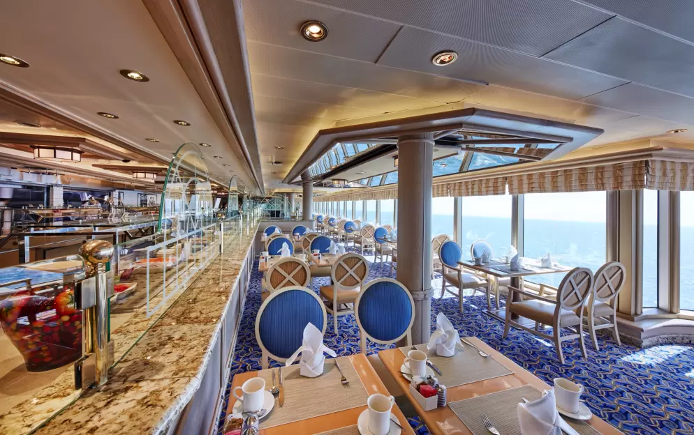 Cunard Queen Victoria Lido ©cunard.jpg